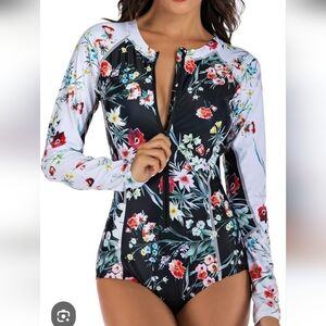 Floral Long Sleeve Zip Front Women's Swimsuit. SZ XXL. New With Tags
